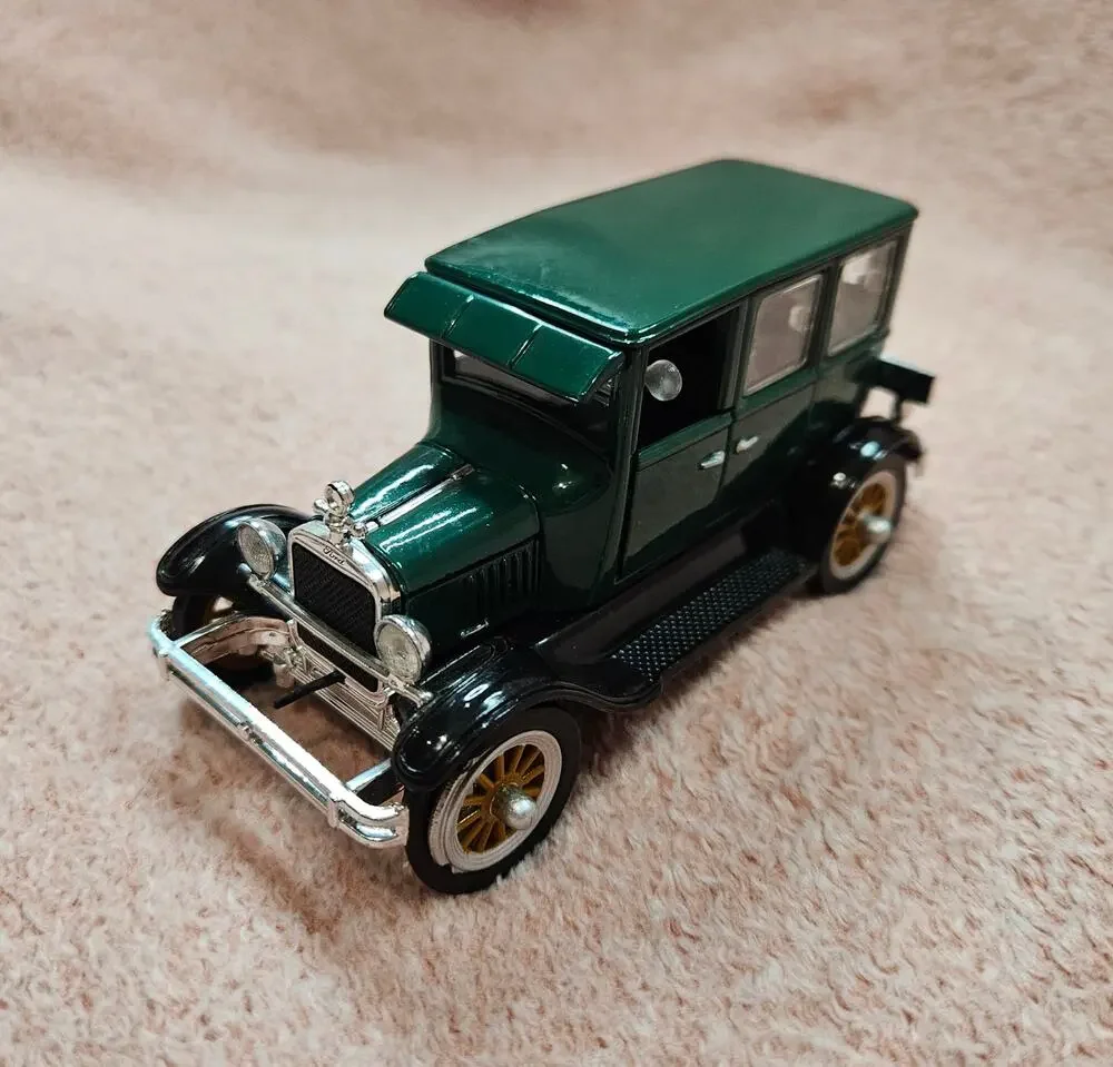 National Motor Museum Mint 1926 Ford Fordor Die-Cast Sedan